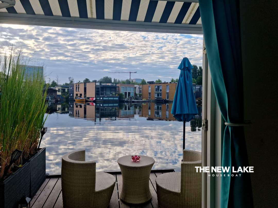 Unique Houseboat Stay in Amsterdam