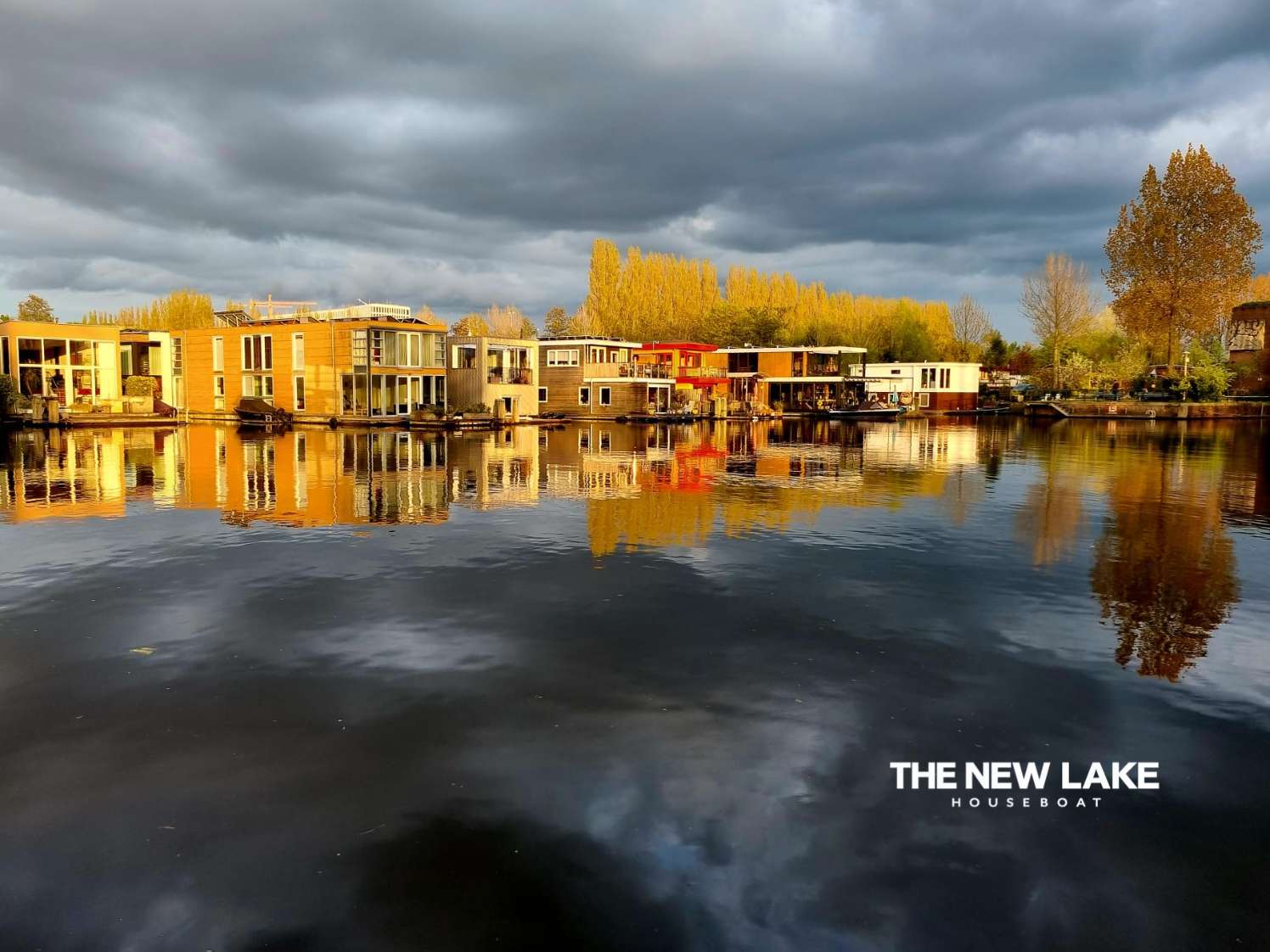 Unique Houseboat Stay in Amsterdam