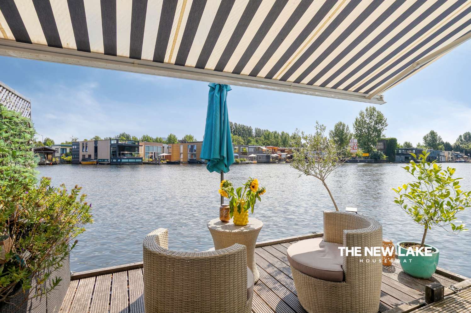 Unique Houseboat Stay in Amsterdam